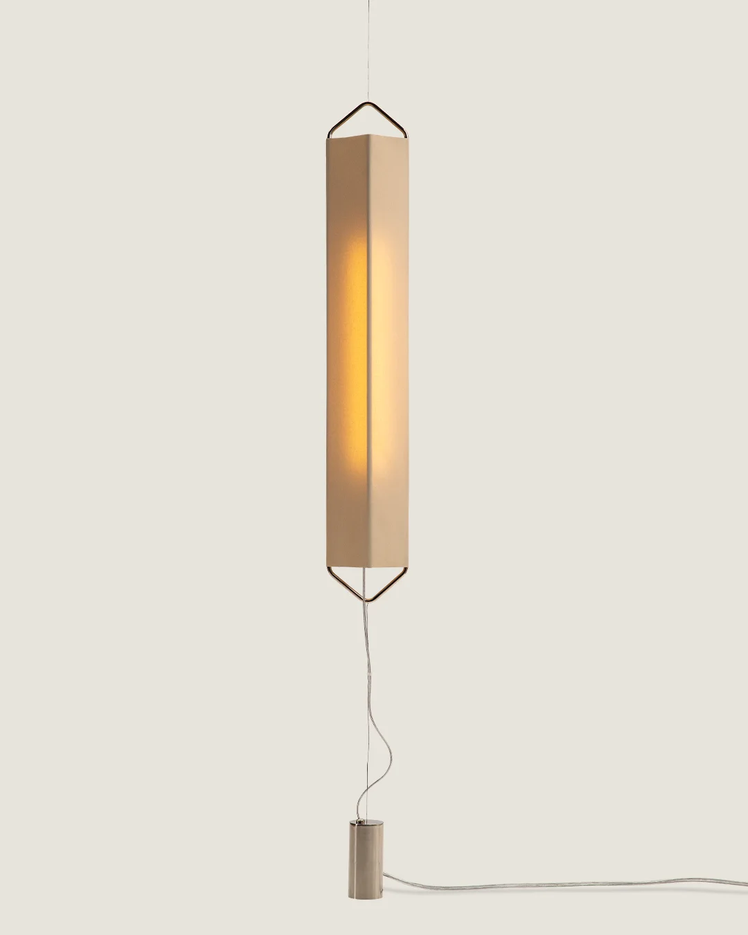 Lámpara de pie Aura Vertical 110 Mínimo en acabado niquelado y beige
