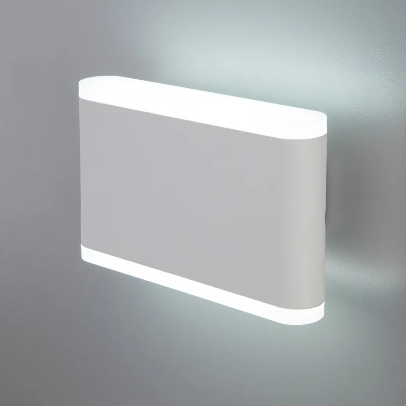 Aplique de pared exterior ORTHOG LED IP65 de Leuk